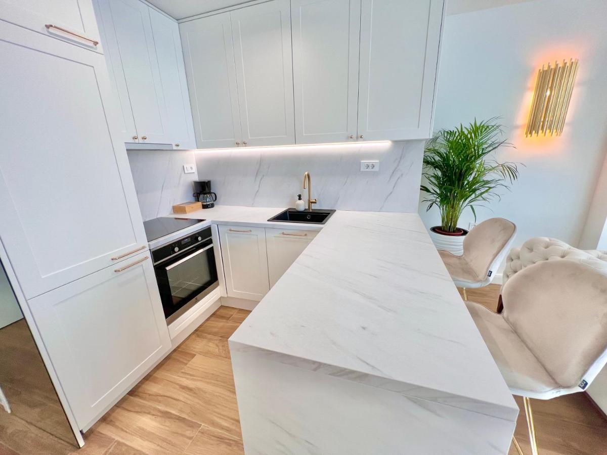 Velvet - Free Private Garage Apartman